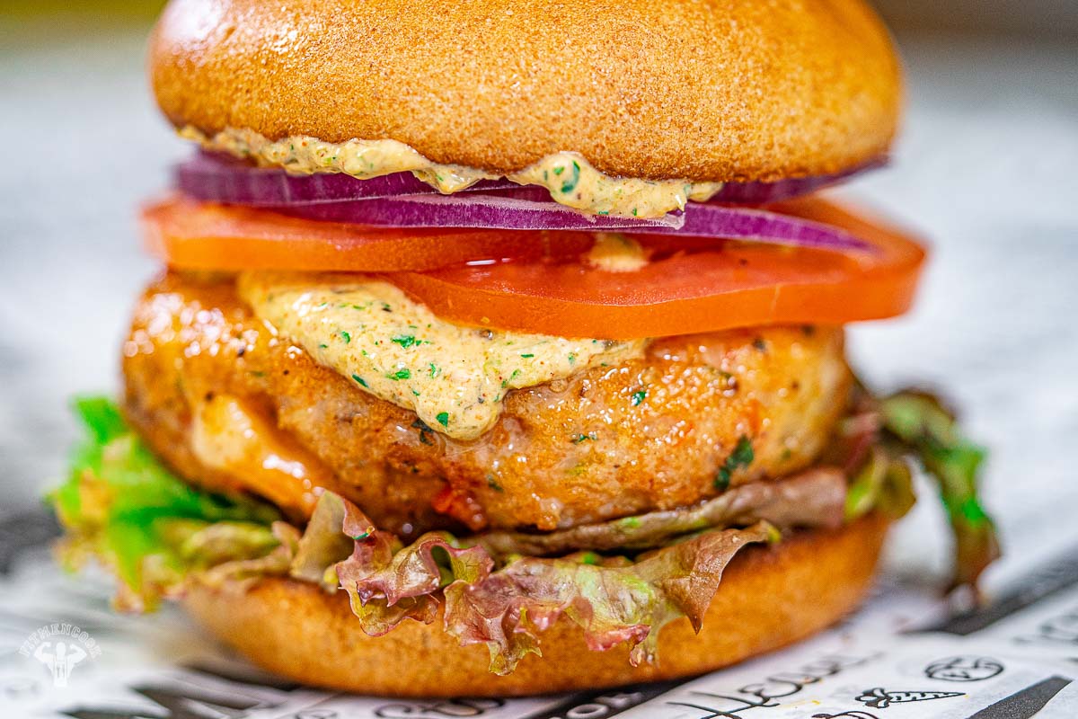 Low Calorie Cajun Shrimp & Crab Burger